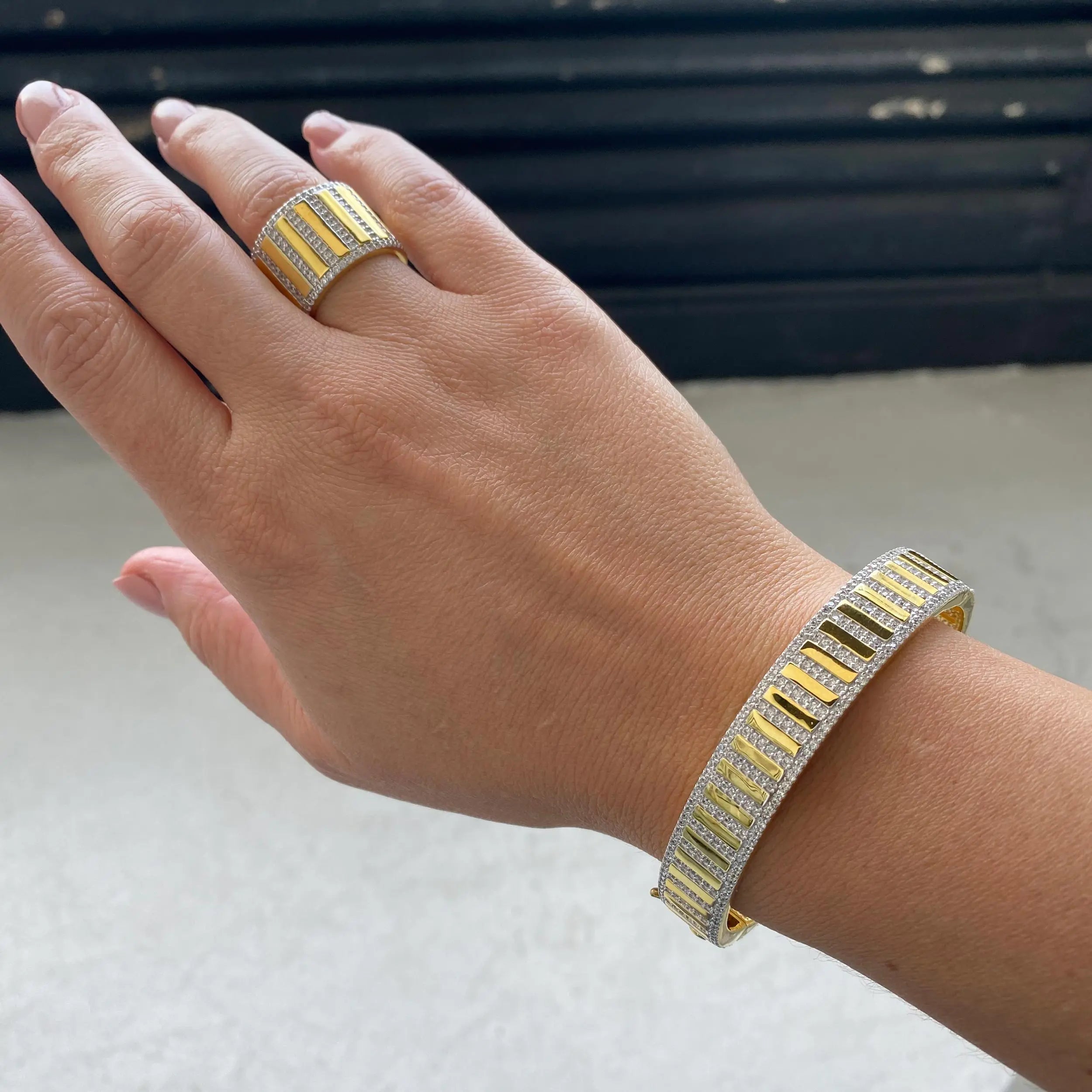 Illuminating Wide Hinge Bangle Radiance BRACELET