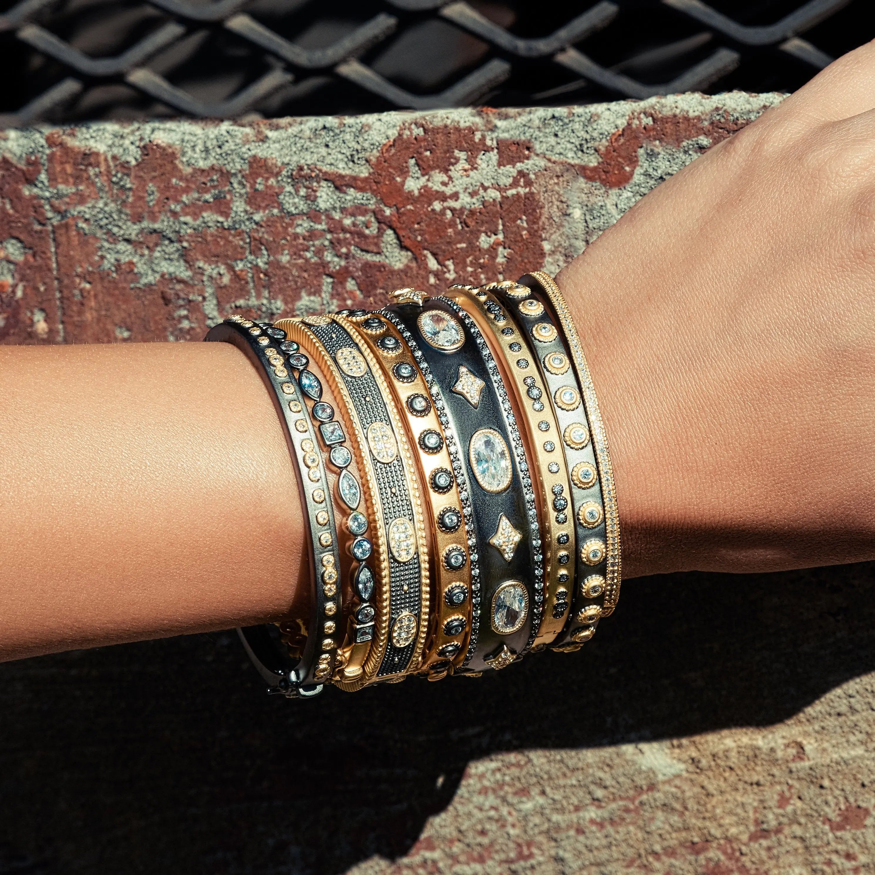 Signature Mixed Shape Bangle Signature BRACELET