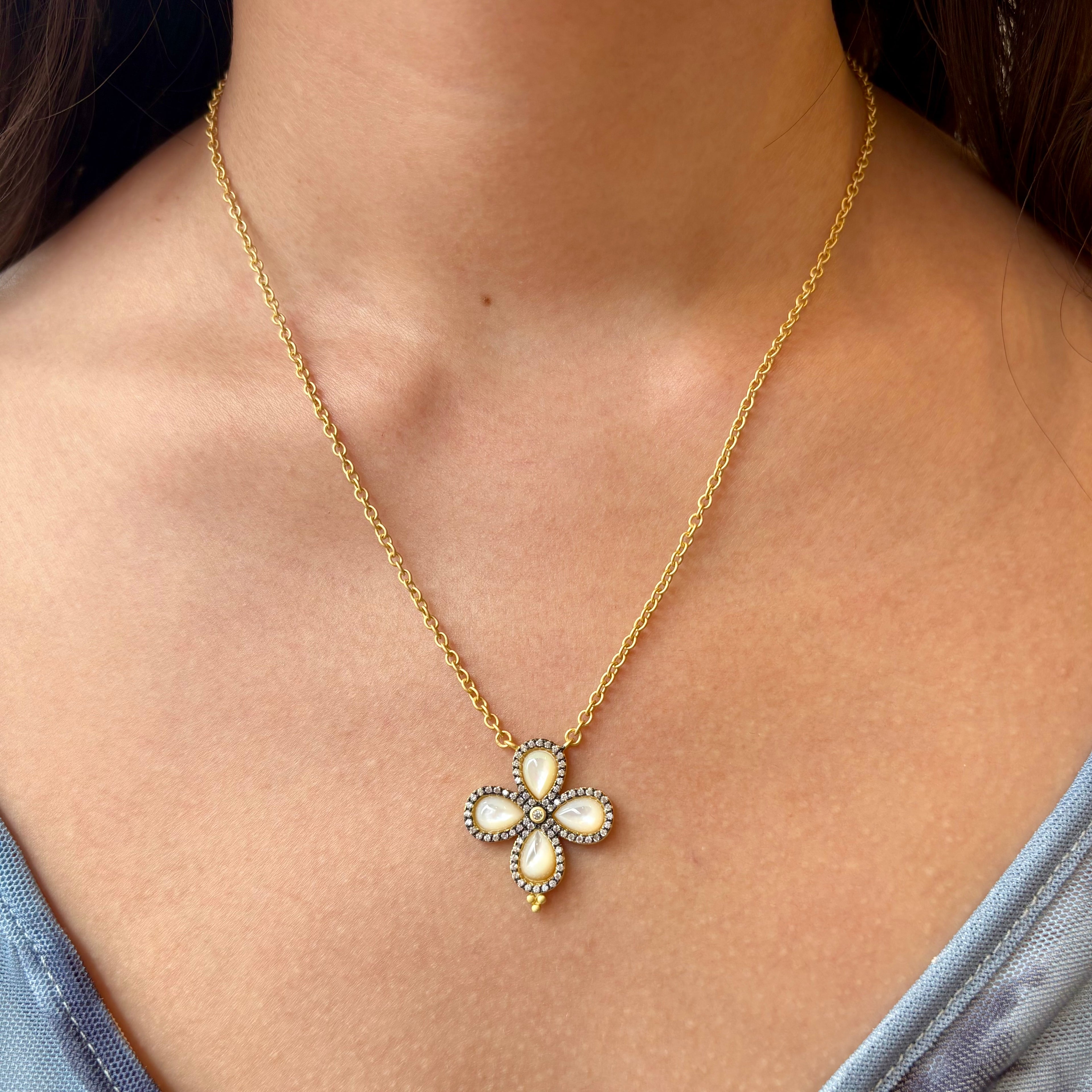 Mother of Pearl Clover Pendant Necklace