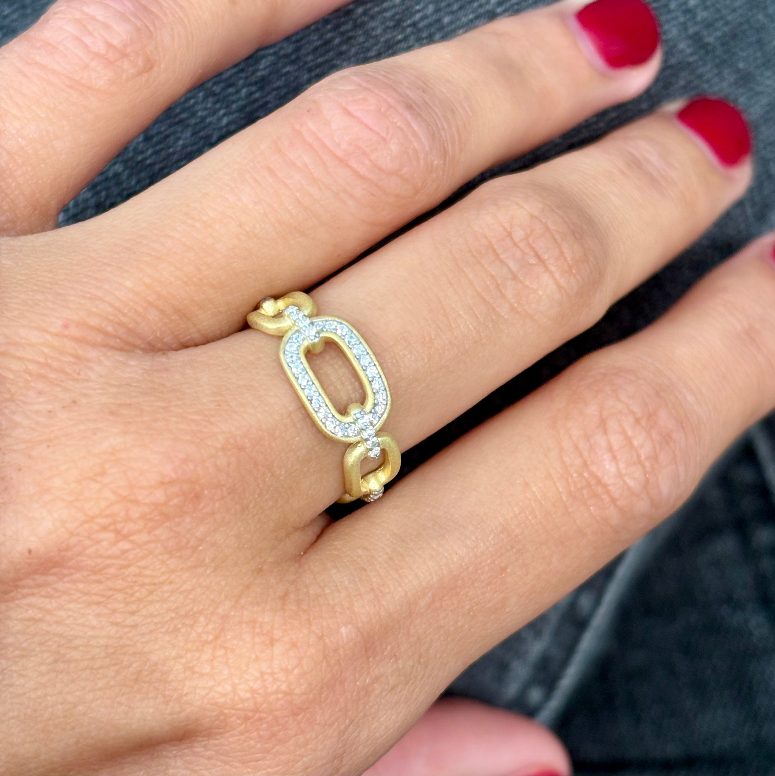 The Pavé Link Ring