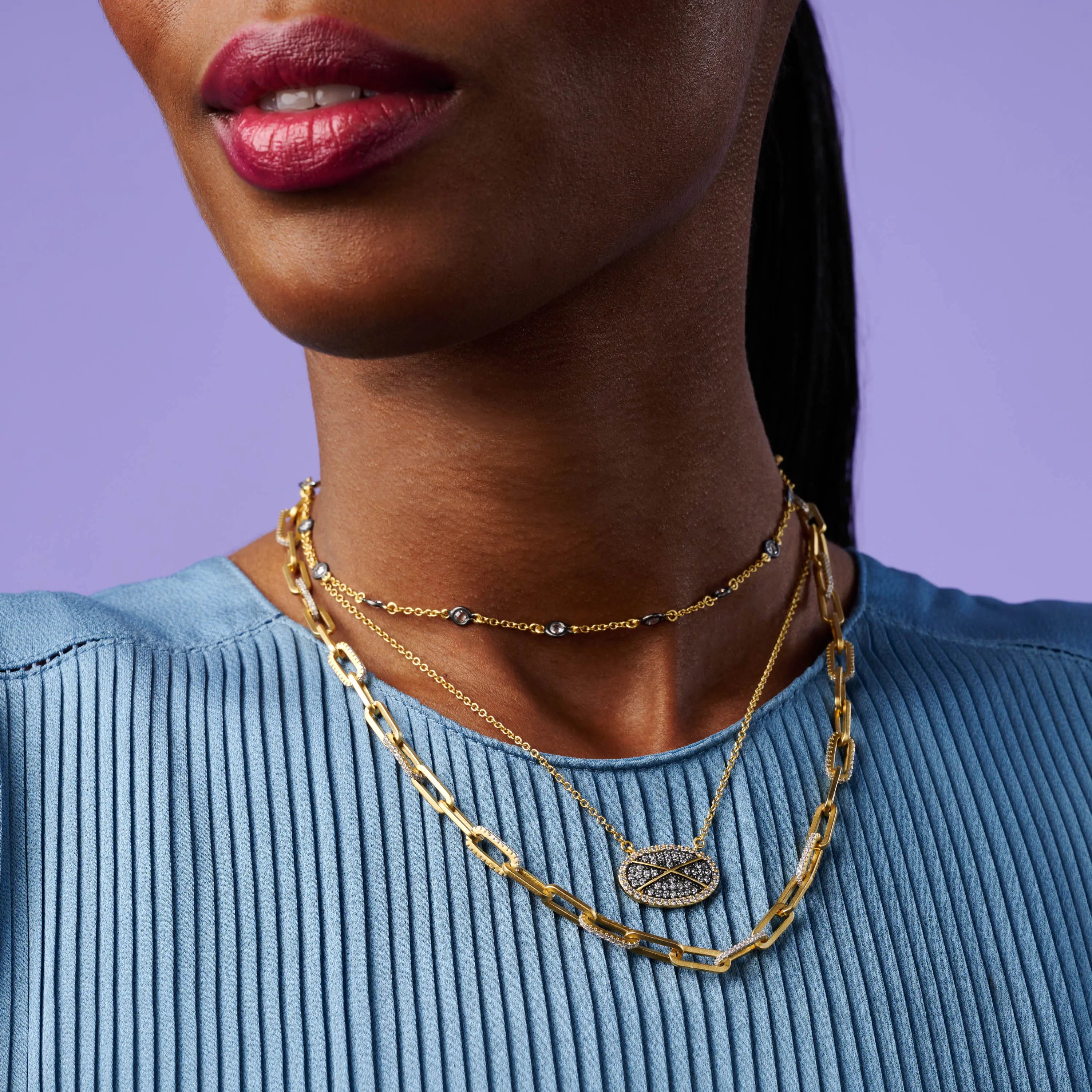 Criss Cross Pavé Pendant FR Vault NECKLACE