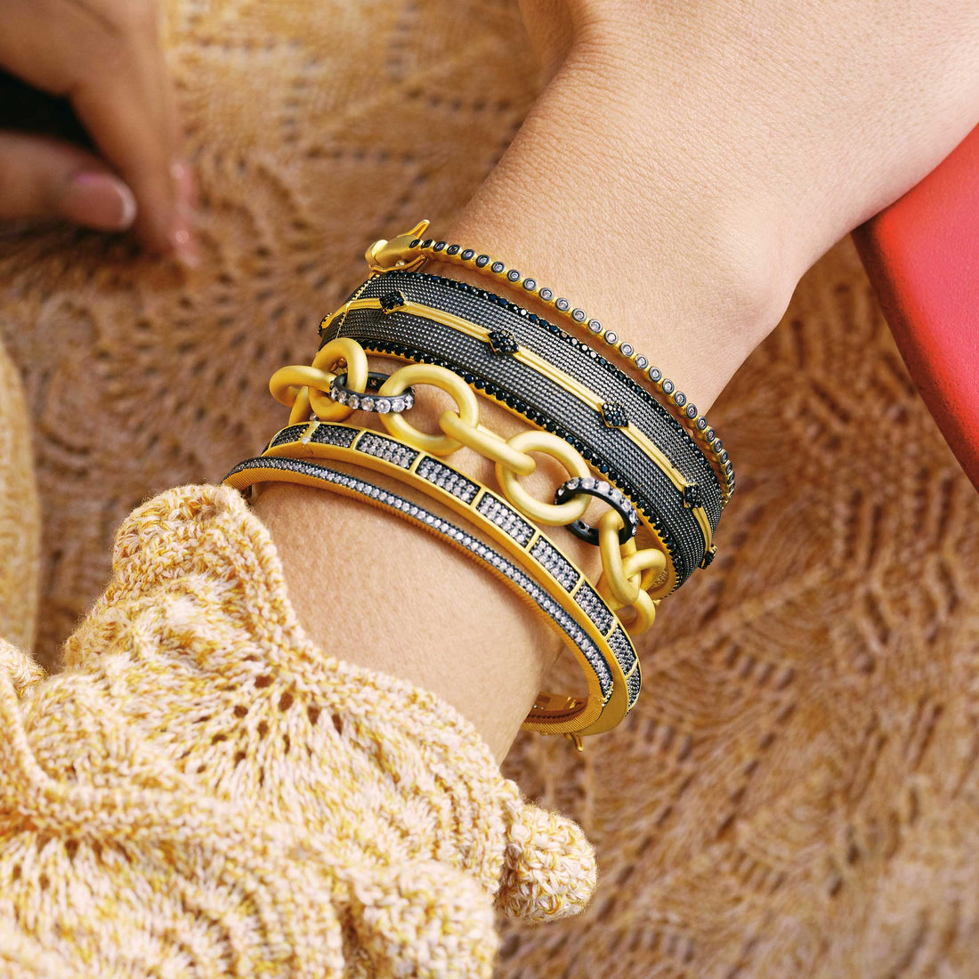 Black Pavé Hinge Bracelet - FREIDA ROTHMAN