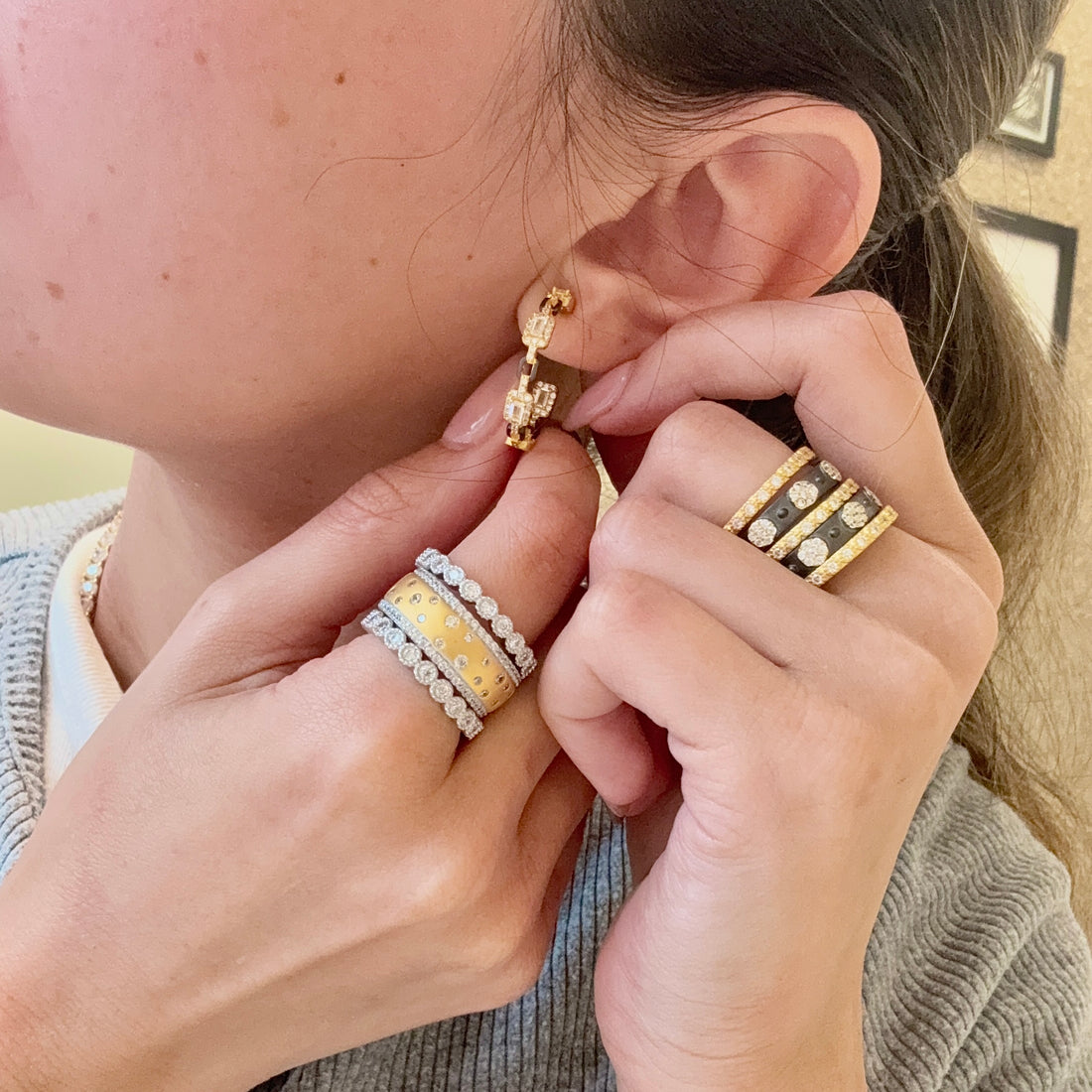 Pavé Medallion 5-Ring Stack