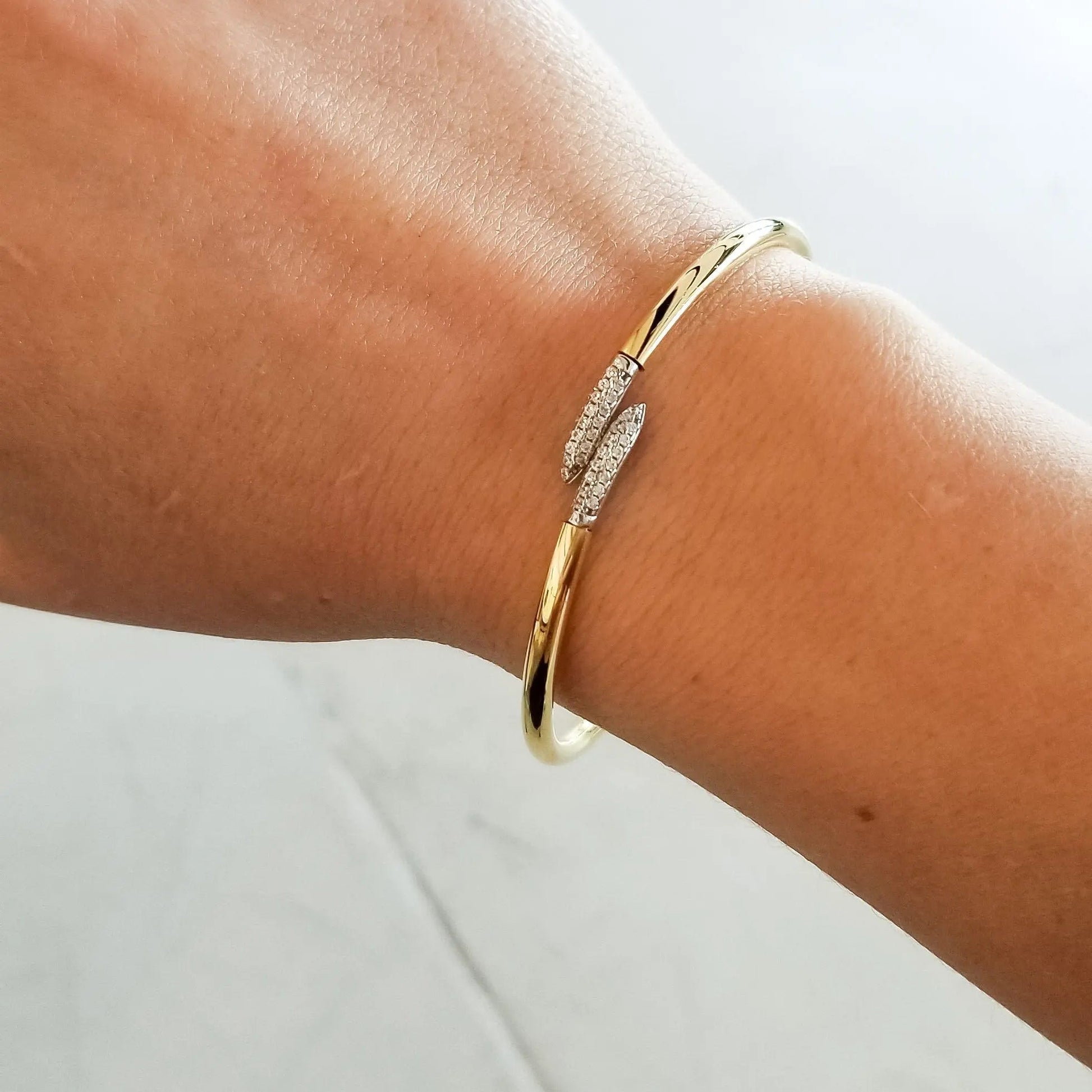  Flex Twist Bangle FR Vault BRACELET