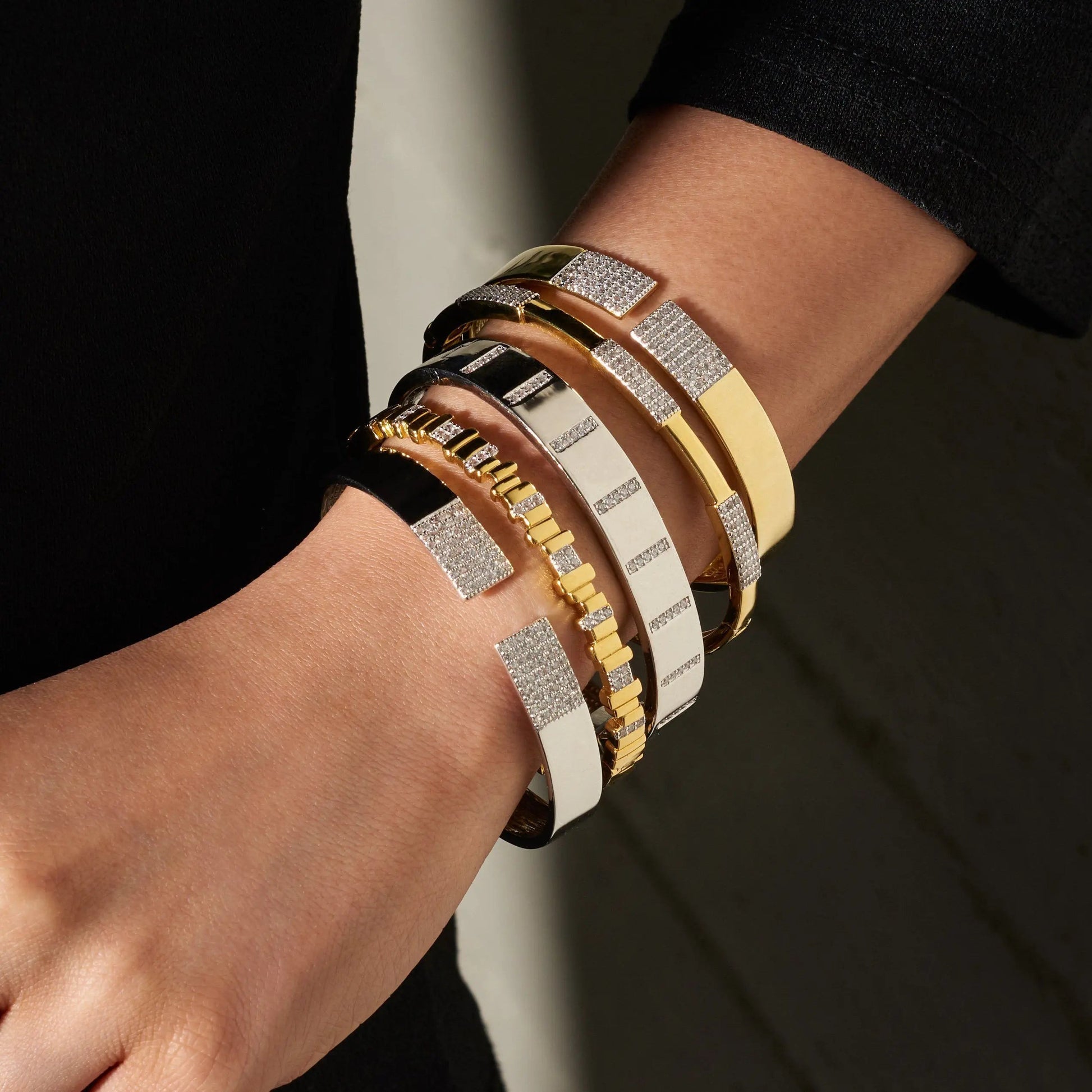  Radiance Thin Hinge Bangle Radiance BRACELET