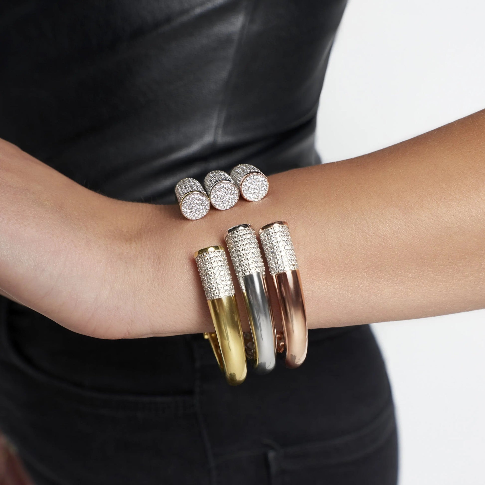  Stand Out and Shine Cuff Radiance BRACELET
