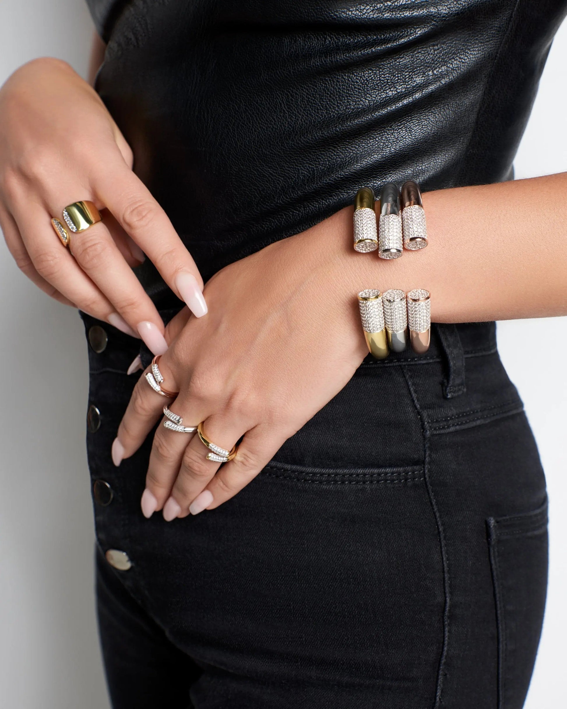  Stand Out and Shine Cuff Radiance BRACELET