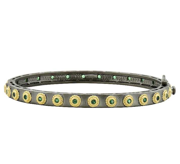  Studded Eternity Hinge Bangle Signature BRACELET