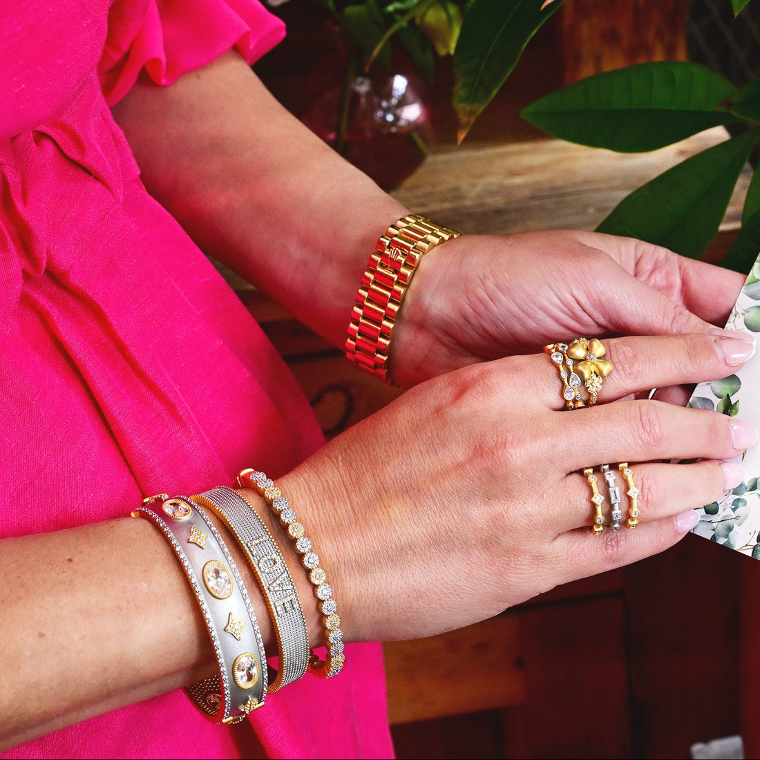 Pavé Circle Motif Bangle