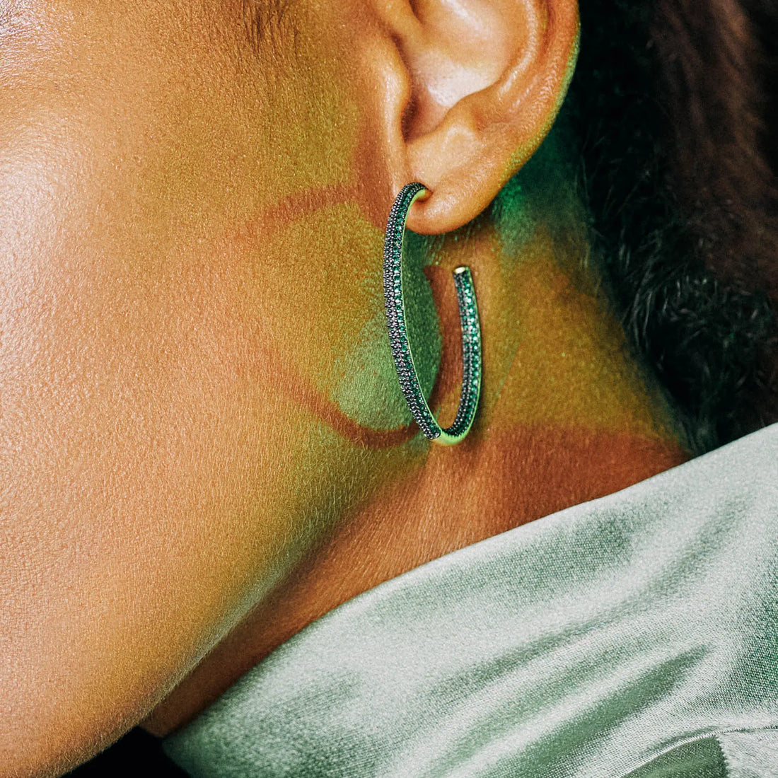  Midnight Emerald Pavé Hoop Midnight EARRING