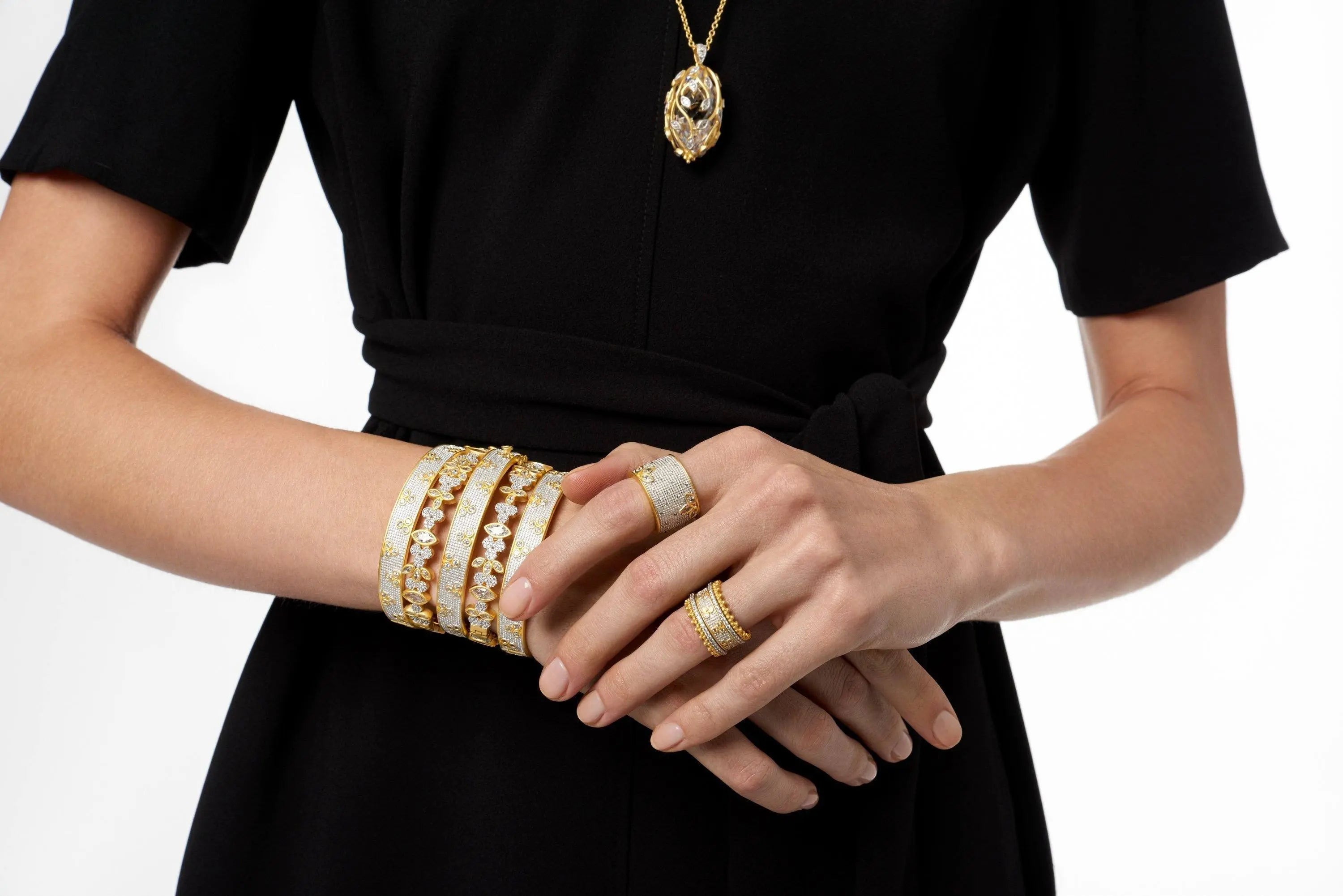 Fleur Bloom All Over Cigar Band Ring - FREIDA ROTHMAN