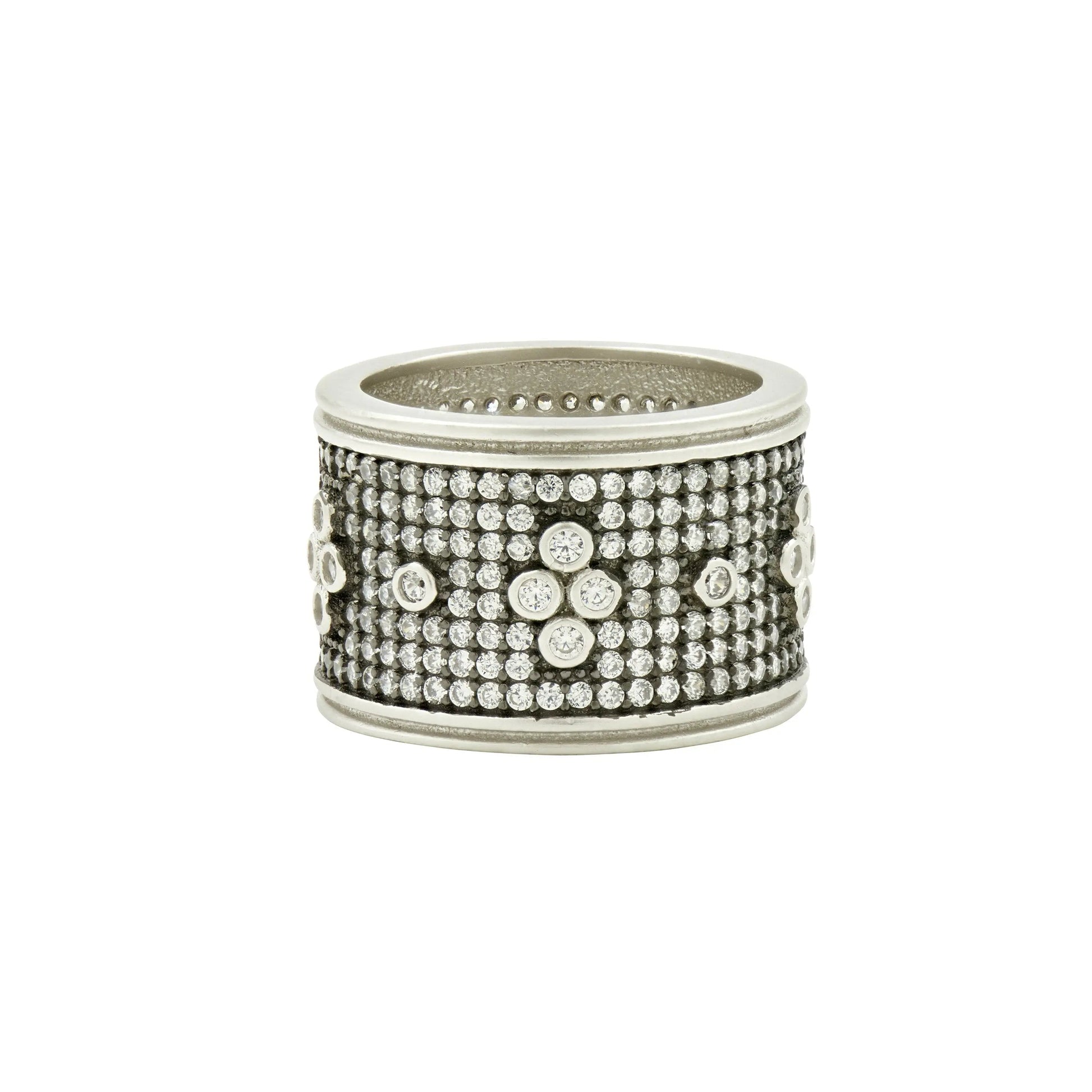 SilverBlack9 Signature Pavé Clover Wide Band Ring Signature RING