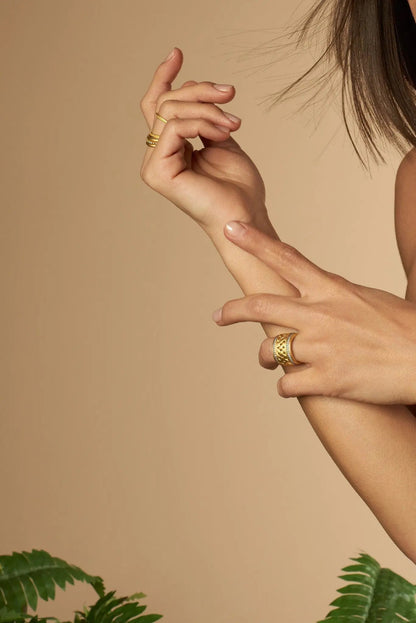 Lattice Motif Wide Band Ring